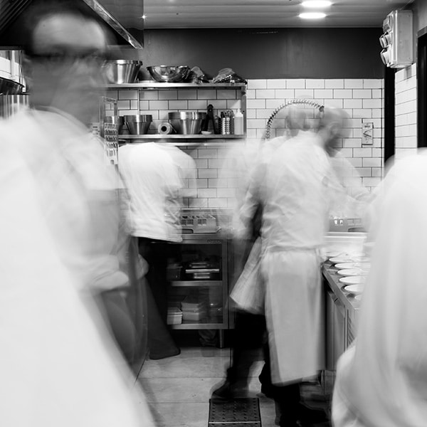 שיעורים במסעדנות - דנון בית הספר למקצועות הקולינריה. סטיבן לובל