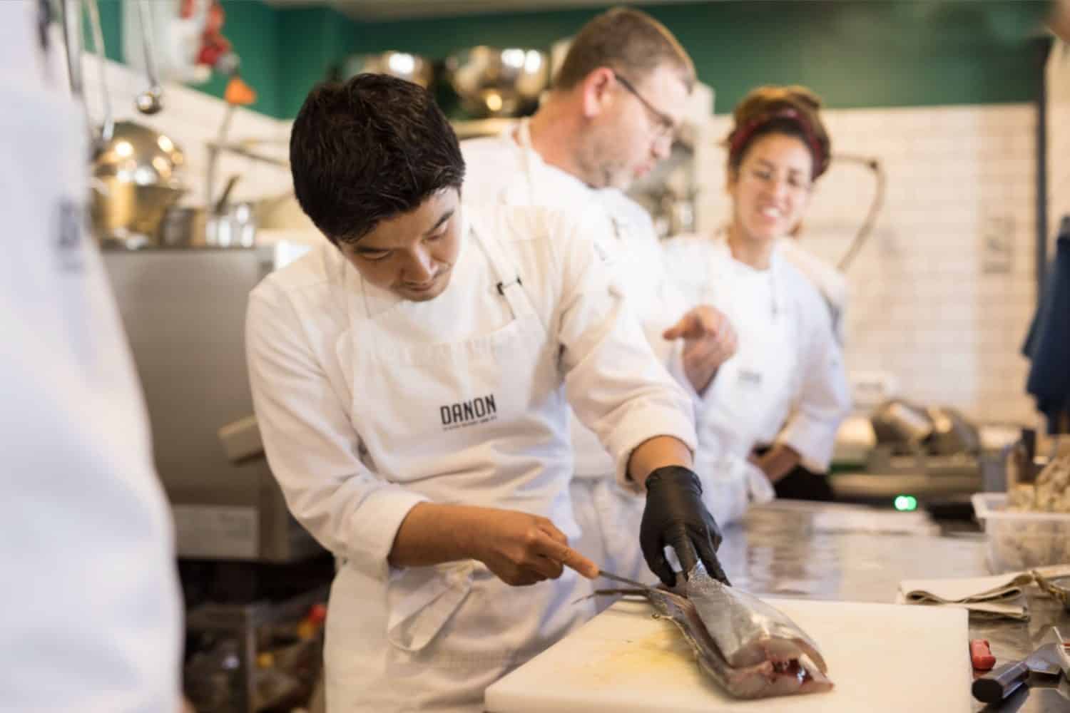 דניאל לילה2 עבור דנון בית הספר למצוינות קולינרית